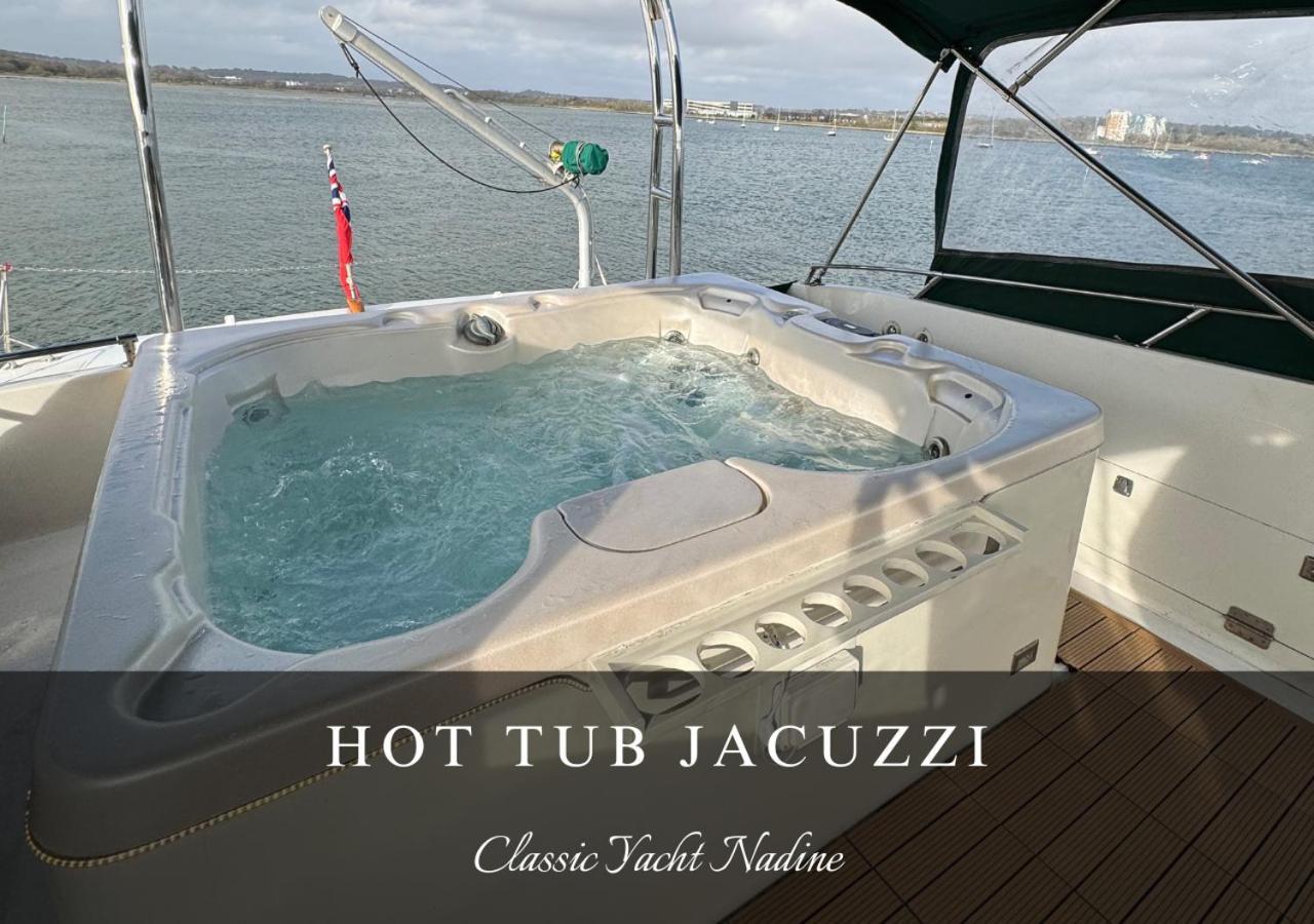 Classic Yacht Nadine In Poole Harbour, Dorset, With A Hot Tub Jacuzzi 외부 사진