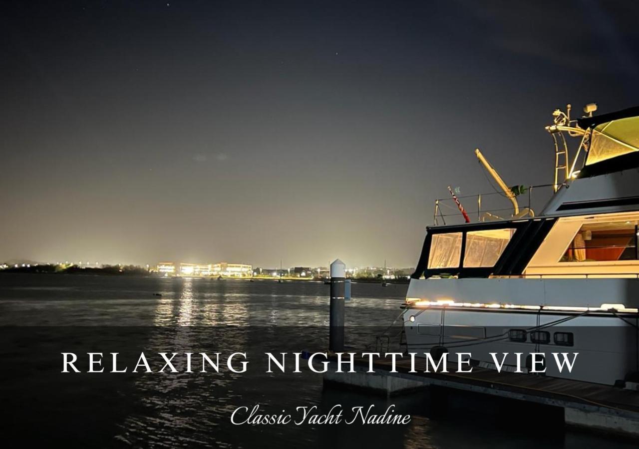 Classic Yacht Nadine In Poole Harbour, Dorset, With A Hot Tub Jacuzzi 외부 사진