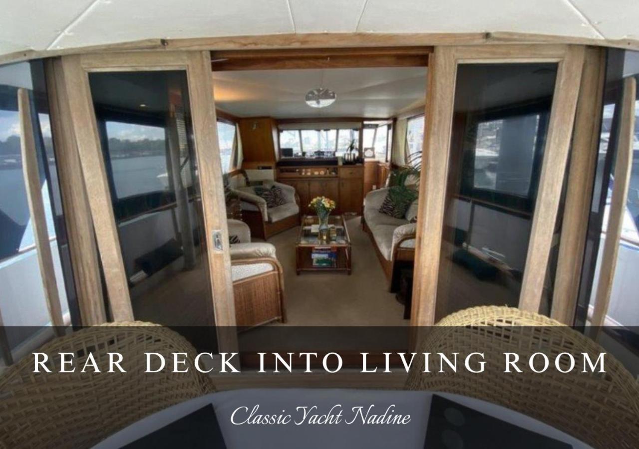 Classic Yacht Nadine In Poole Harbour, Dorset, With A Hot Tub Jacuzzi 외부 사진